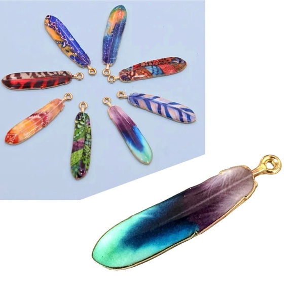 🔴 5 for $10 ONE Colorful Enamel Feather-Shaped Pendant Charm Bohemian Style - Picture 1 of 12